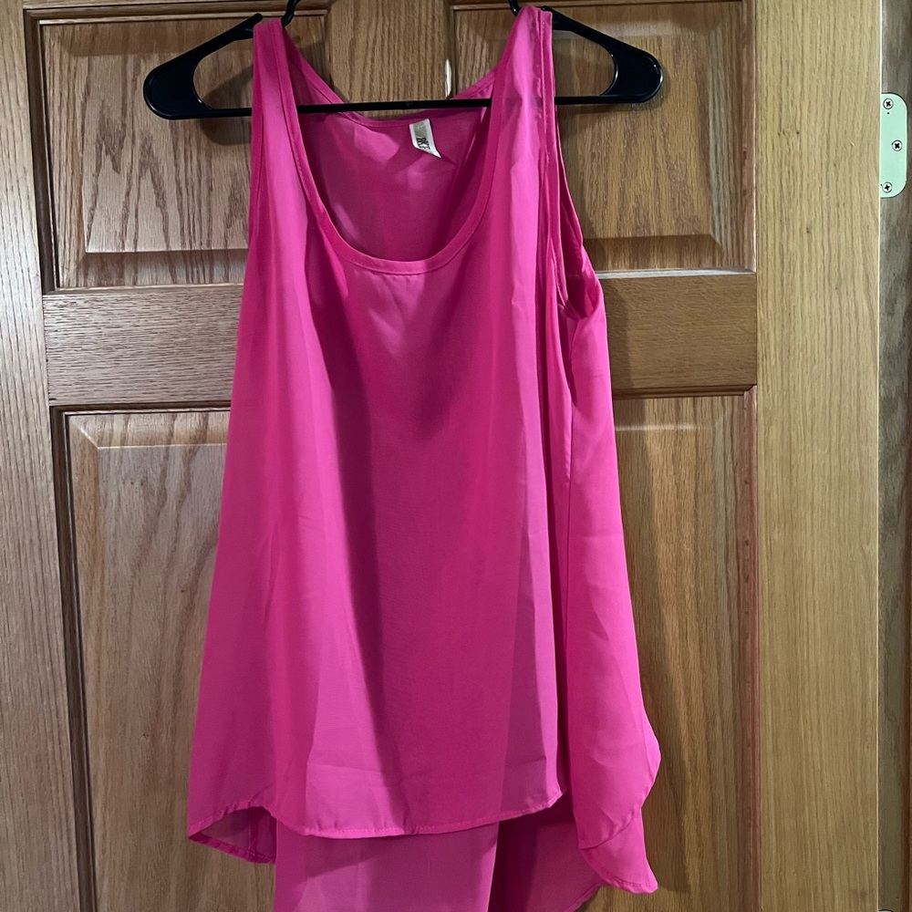 Pink tank top
